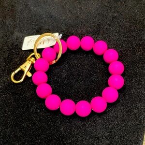 VIOLA FUSCHIA BEADED WRISTLET KEYCHAIN NEW